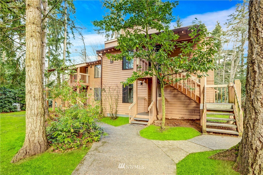 Property Photo:  1842 S 285th Place F-B  WA 98003 