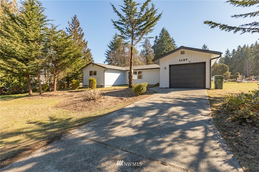 Property Photo:  1127 S N Street  WA 98363 