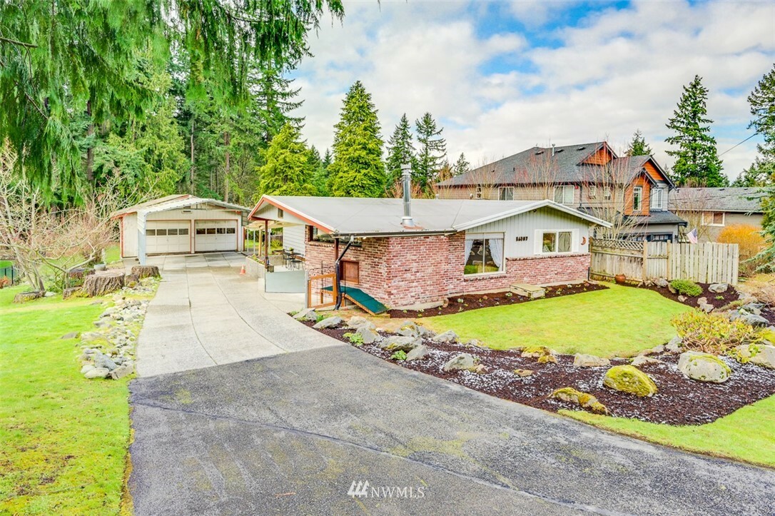 Property Photo:  16107 81st Place NE  WA 98028 