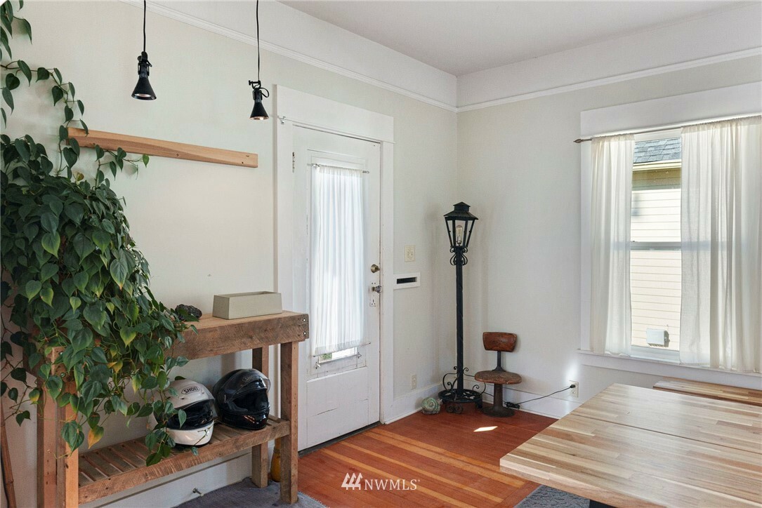 Property Photo:  6224 7th Avenue NW  WA 98107 