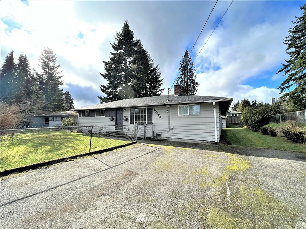 Property Photo:  10824 1st Avenue S  WA 98208 