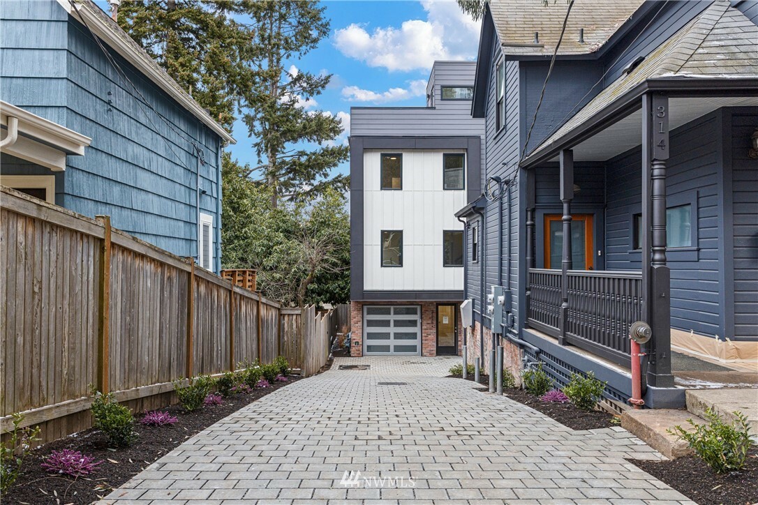 Property Photo: 312 27th Avenue E A WA 98112