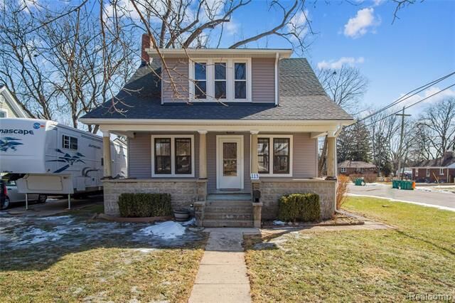 Property Photo:  113 W Russell Street  MI 48176 