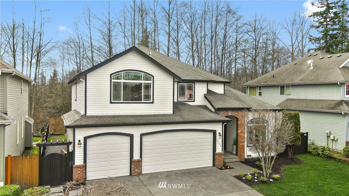 Property Photo:  4606 219th Street SW  WA 98043 