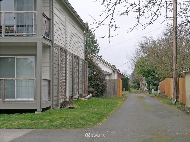 Property Photo:  955 Third Street 101  WA 98230 