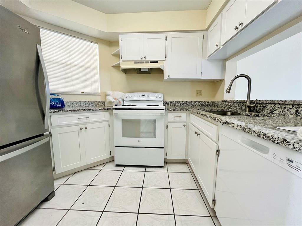 Property Photo:  6908 Stones Throw Circle N 10208  FL 33710 