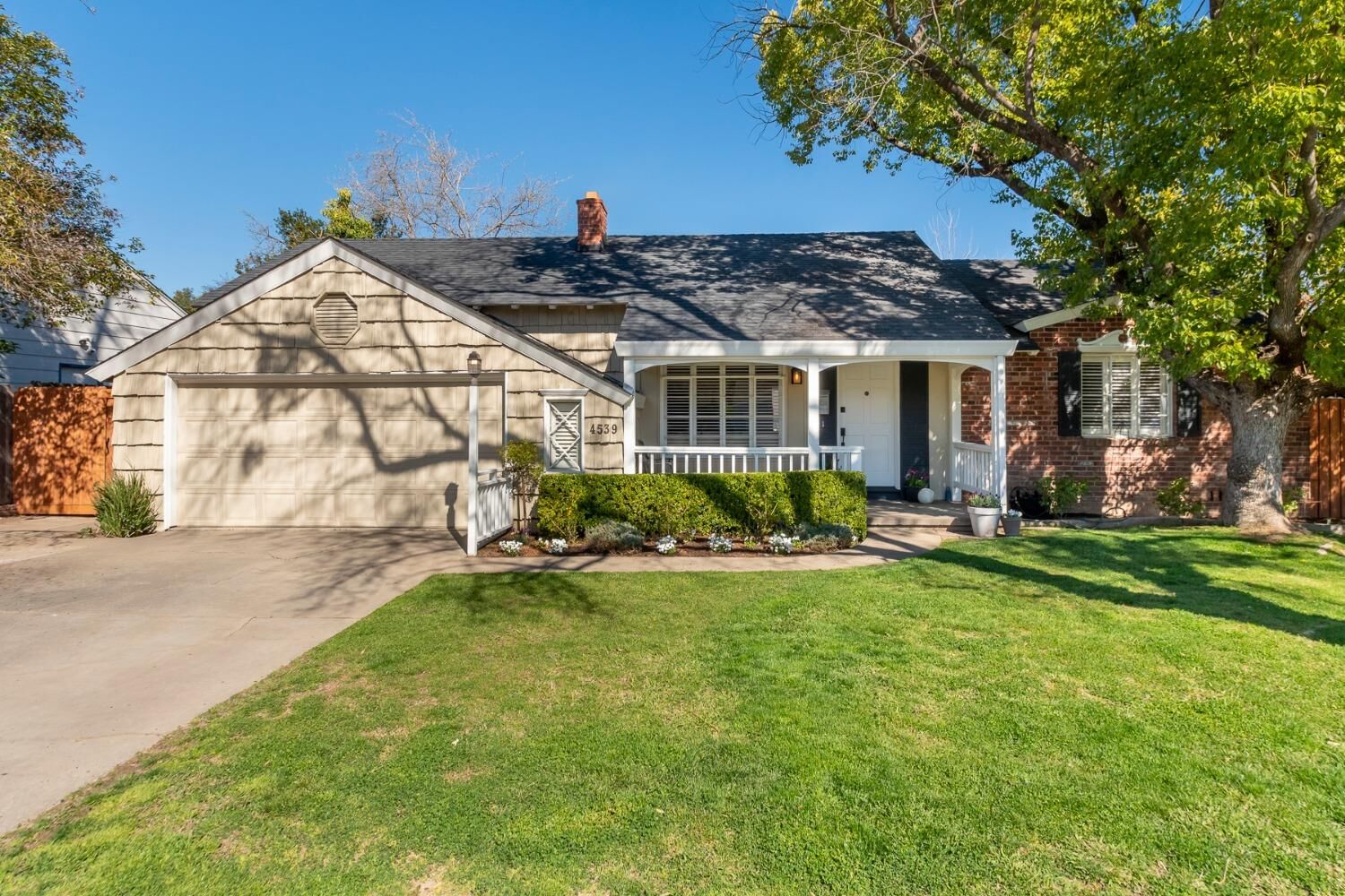 Property Photo: 4539 Laurelwood Way CA 95864
