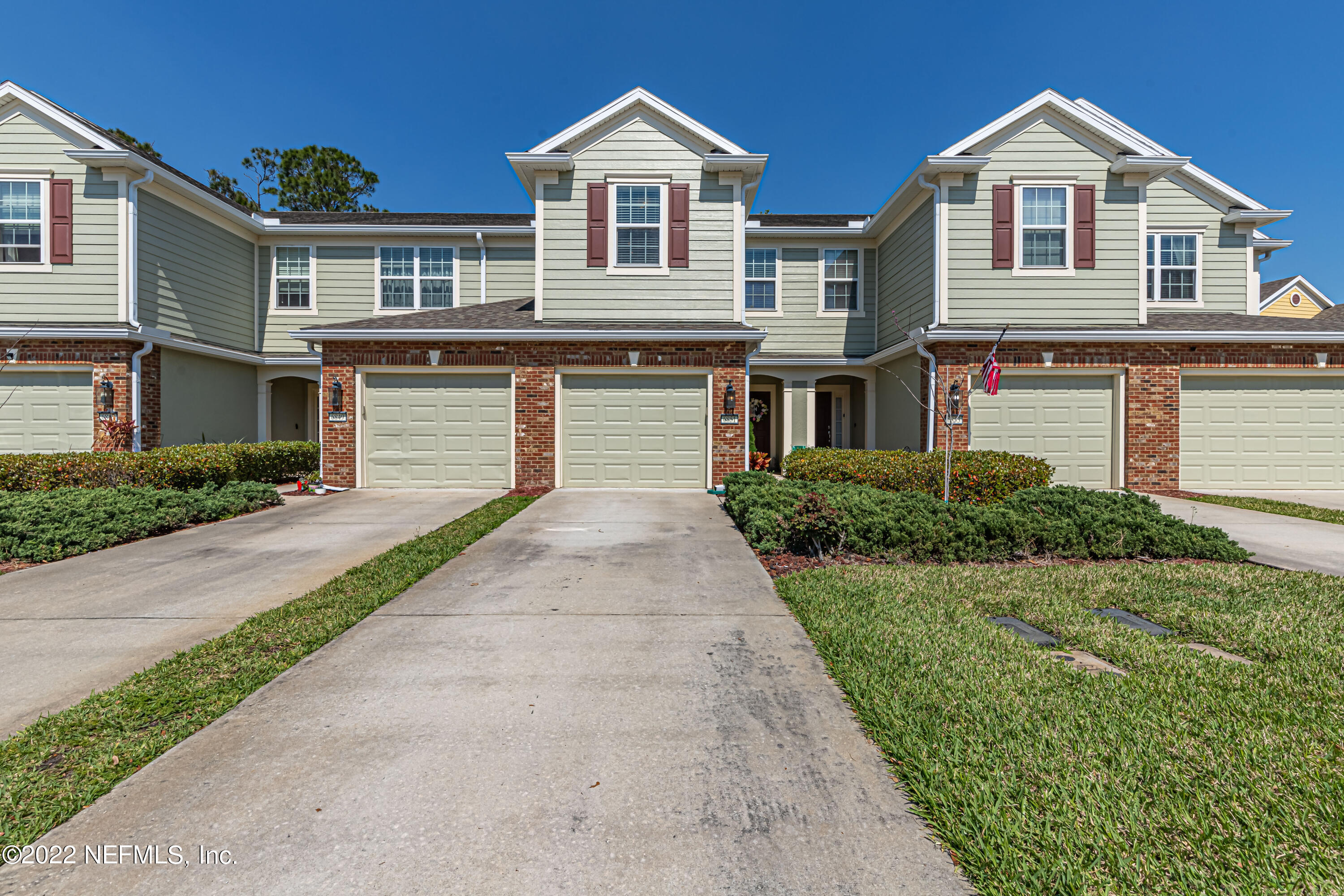 Property Photo: 6851 Roundleaf Drive FL 32258