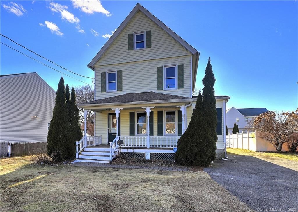 Property Photo: 2011 Broadbridge Avenue CT 06614