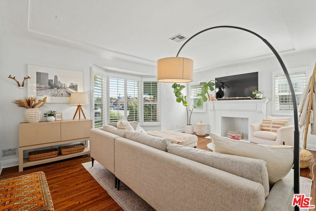 Property Photo: 8017 West Blvd CA 90305