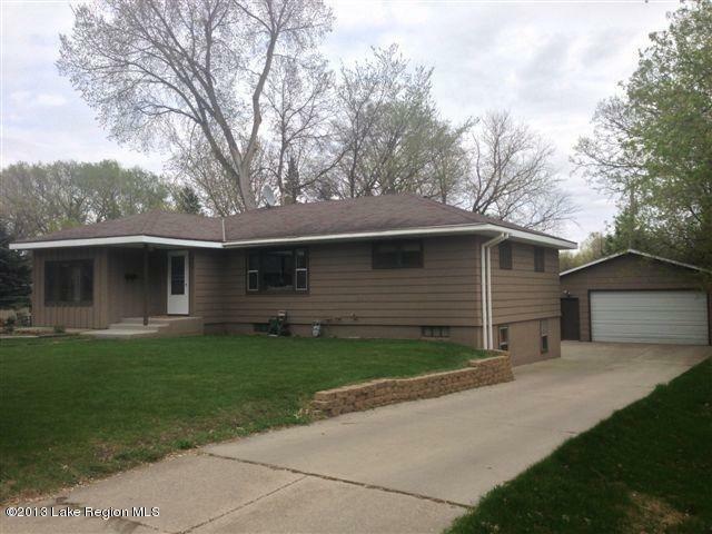 Property Photo: 916 N Buse Street MN 56537