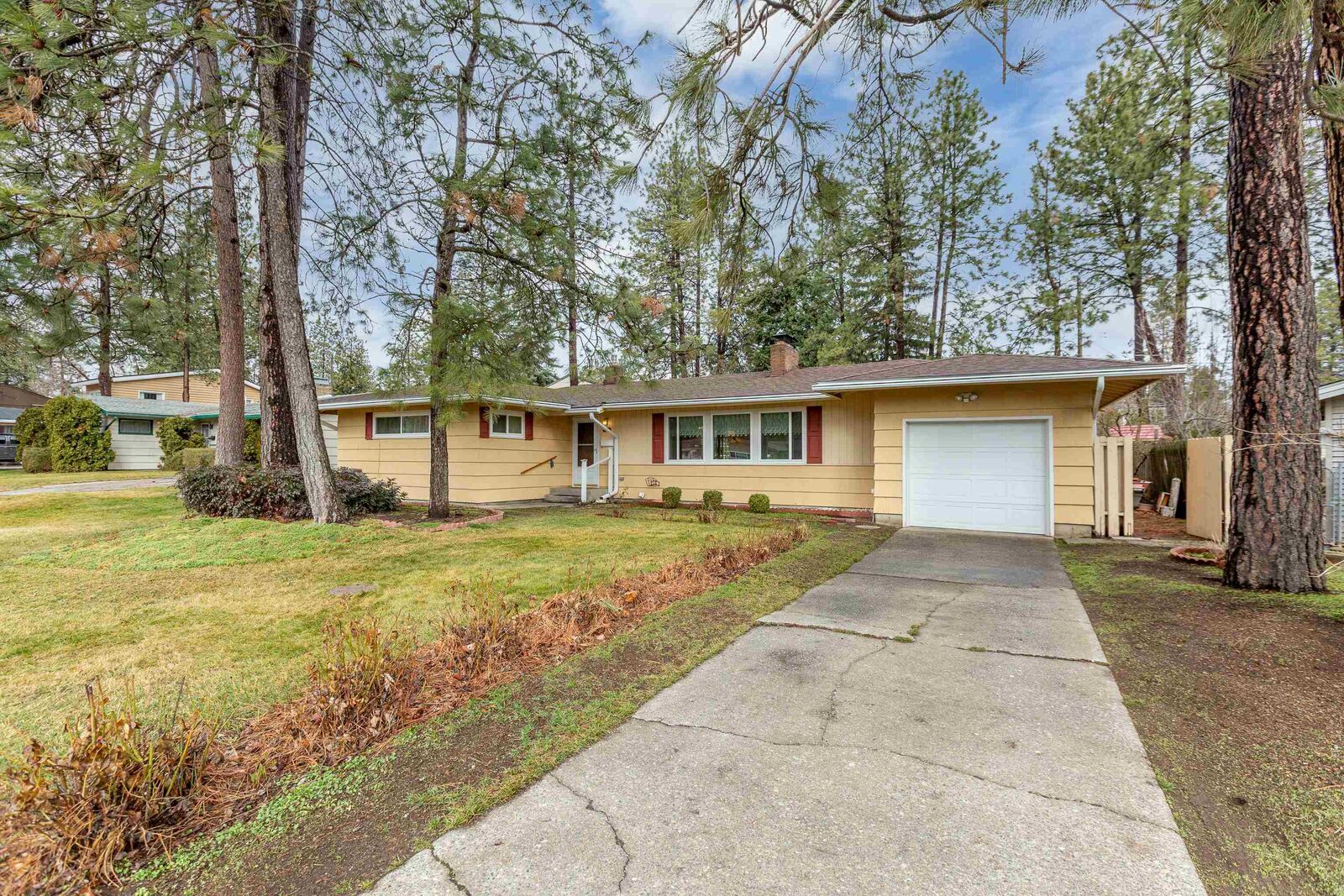 Property Photo:  1621 E 39th Ave  WA 99203 