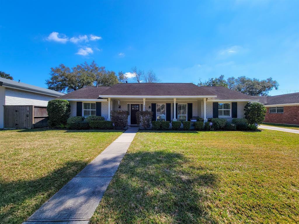 Property Photo:  5031 Lymbar Drive  TX 77096 