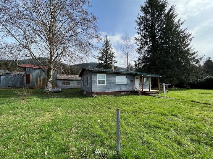 Property Photo: 5470 US Highway 101 WA 98552