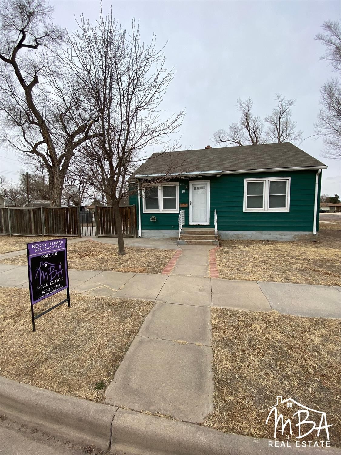 Property Photo: 811 E Hazel Street KS 67846