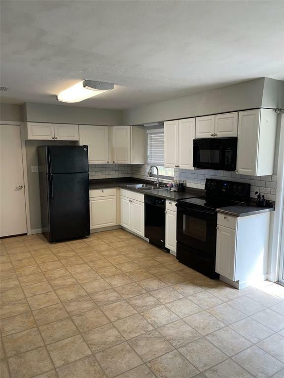 Property Photo:  4421 NW 31st Terrace  FL 32605 