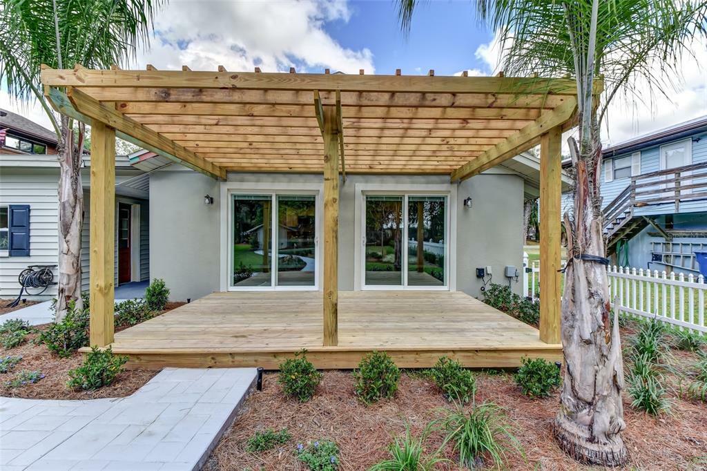 Property Photo:  2299 Hontoon Road  FL 32720 