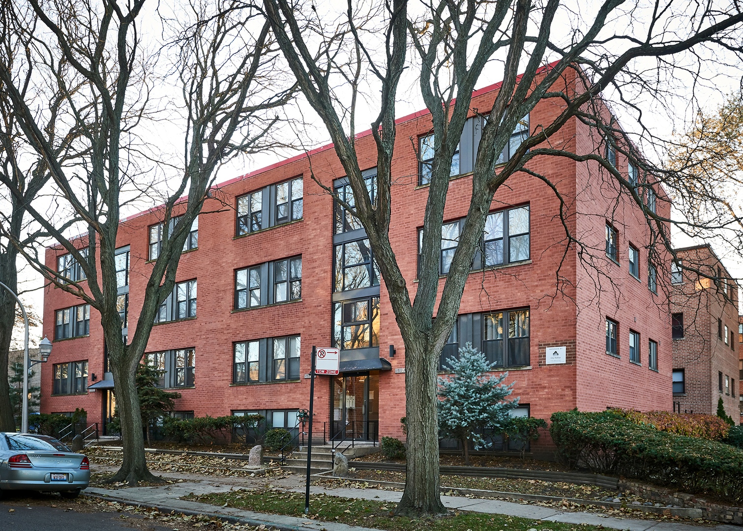 Property Photo: 5318 N Francisco Avenue 2N IL 60625