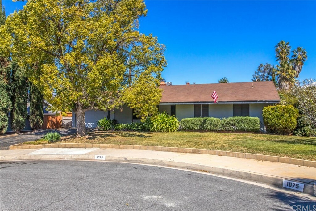 Property Photo: 1075 Coronado Drive CA 92374