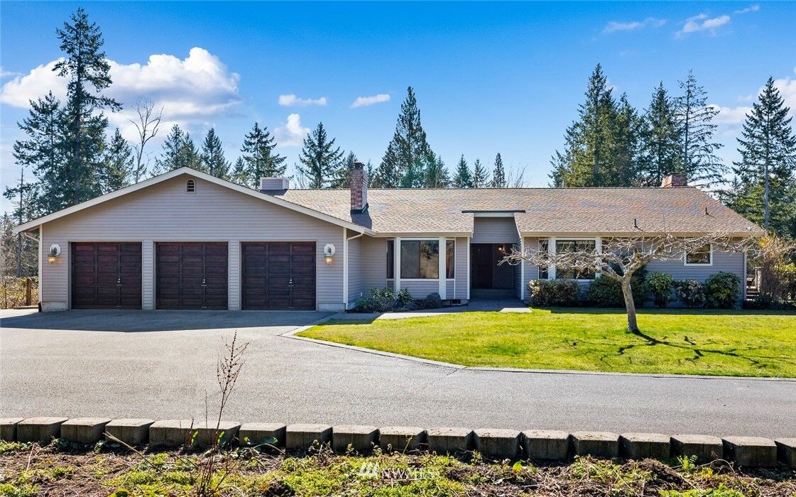 Property Photo: 6621 54th Avenue NW WA 98335