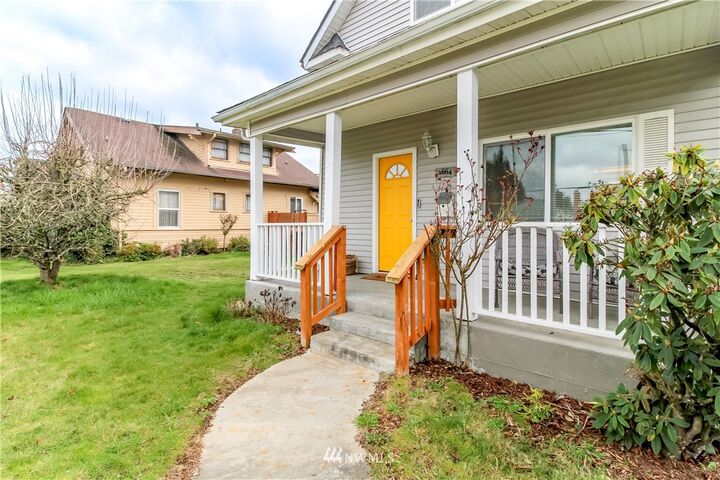 Property Photo: 1664 S 44th Street WA 98418