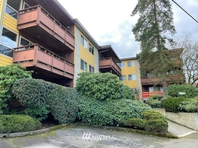 Property Photo:  13433 Roosevelt Way N 303  WA 98133 