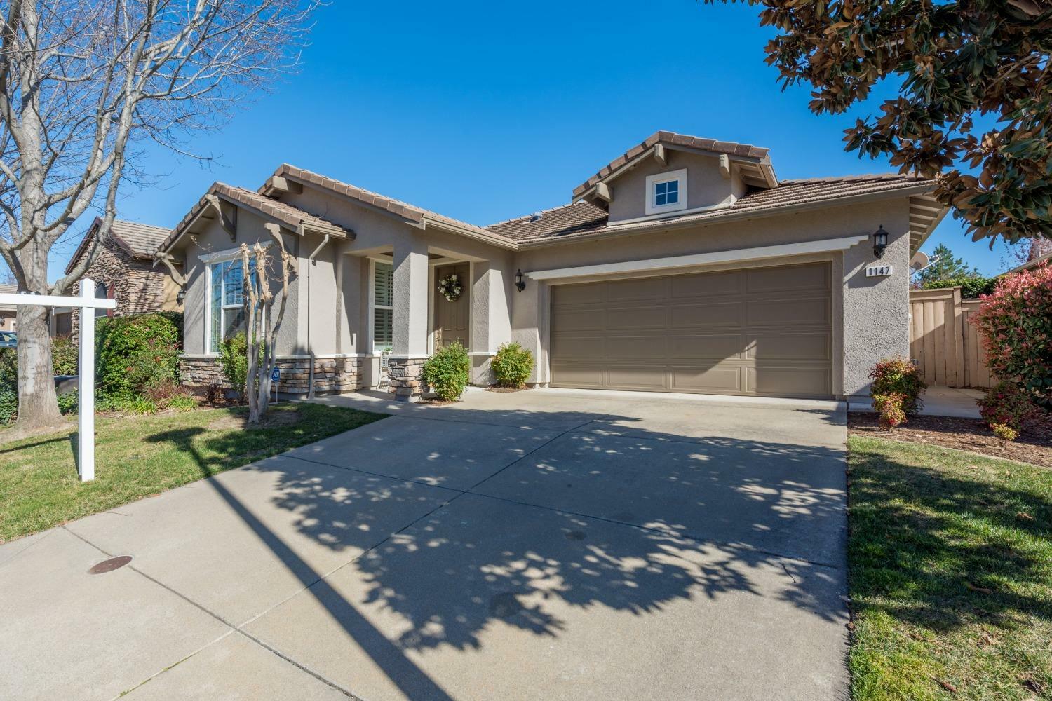 Property Photo:  1147 Meredith Way  CA 95630 