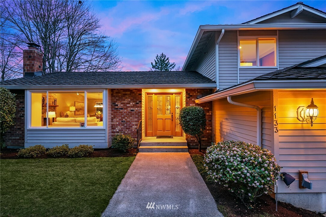 Property Photo:  1133 S 23rd Street  WA 98055 