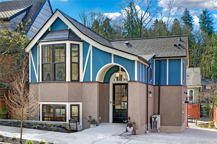 Property Photo: 2233 E Blaine Street WA 98112