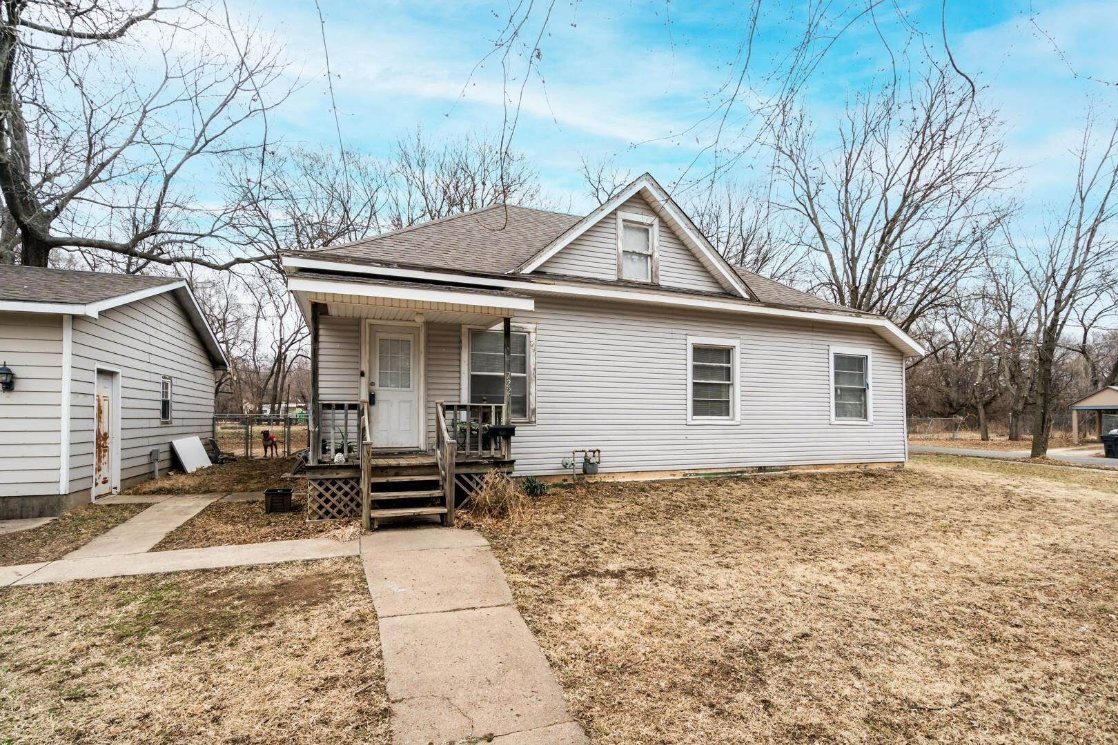 Property Photo:  722 S College Ave  KS 67110 