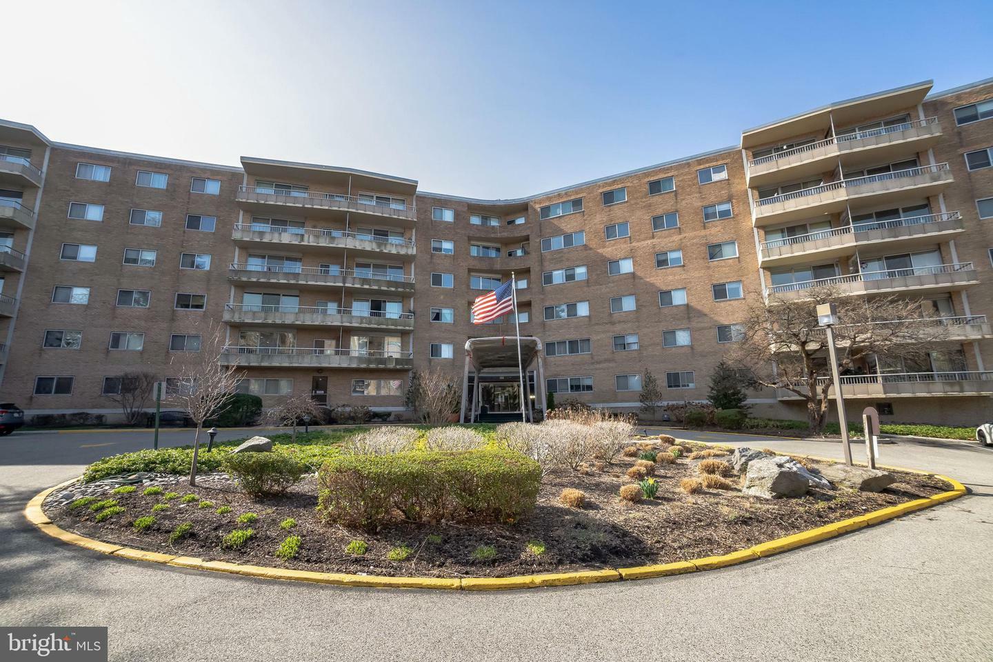 Property Photo: 100 West Avenue 529-S PA 19046