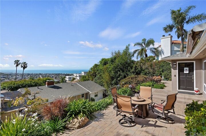 Property Photo:  1942 Sunset Drive  CA 93001 