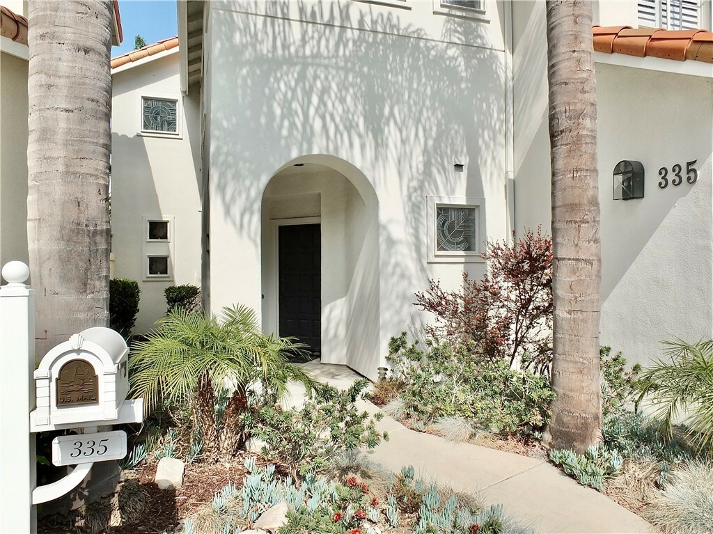 Property Photo:  335 Blue Cavern  CA 90803 