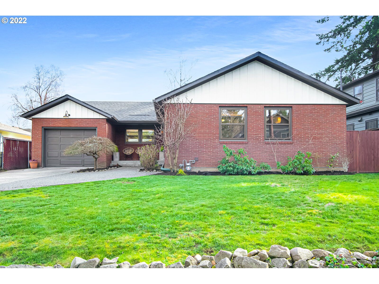 Property Photo: 3620 NE Simpson St OR 97211