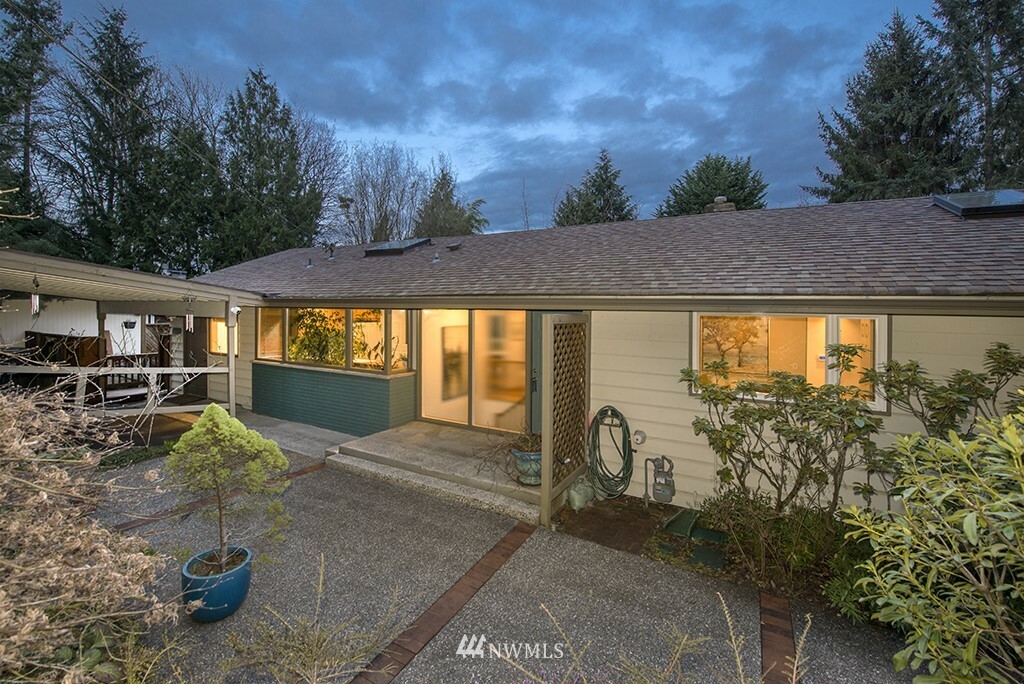 Property Photo:  16572 35th Avenue NE  WA 98155 