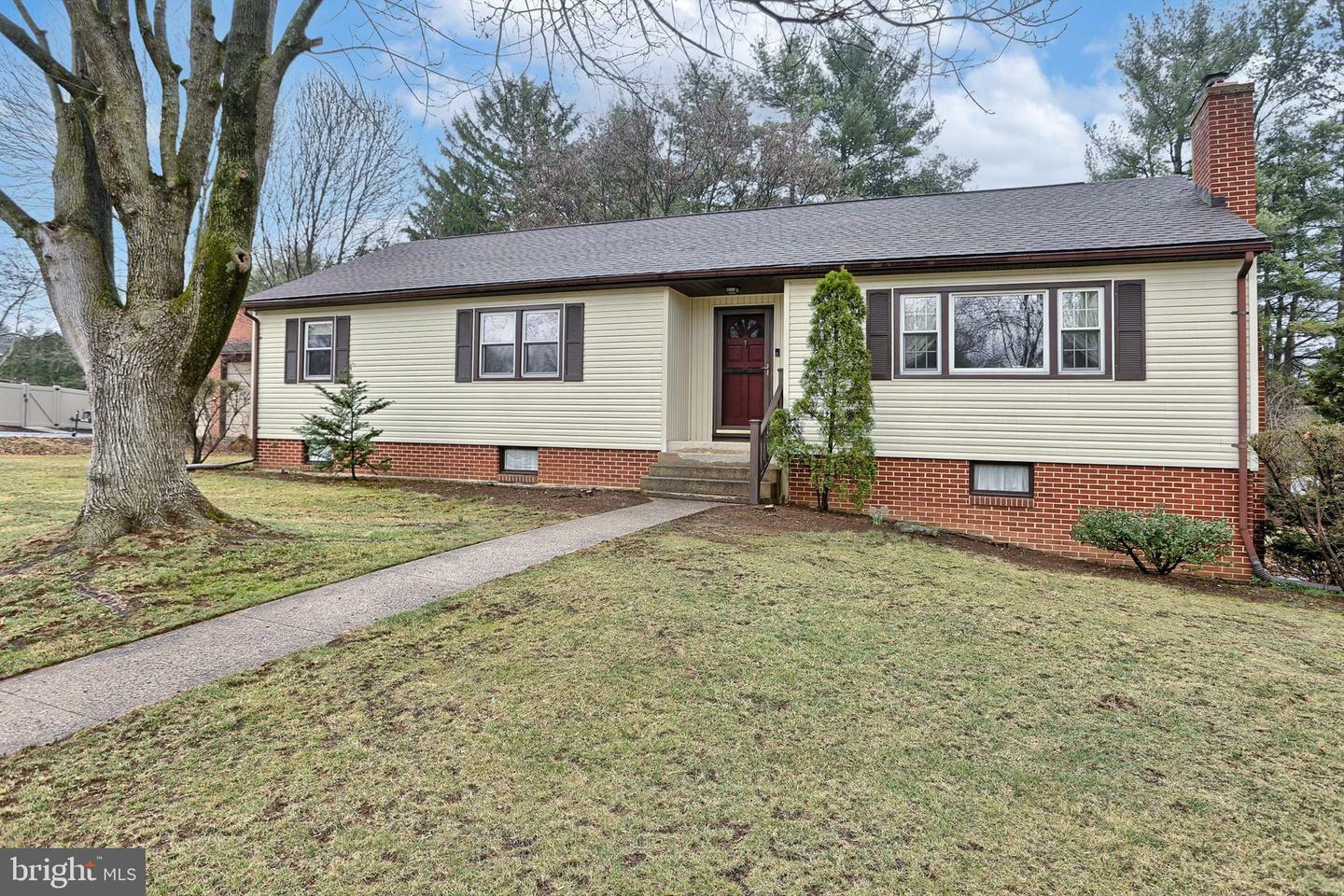 Property Photo:  1055 Hill Place  PA 17013 