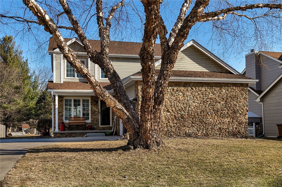 Property Photo:  7111 Deerview Drive  IA 50322 