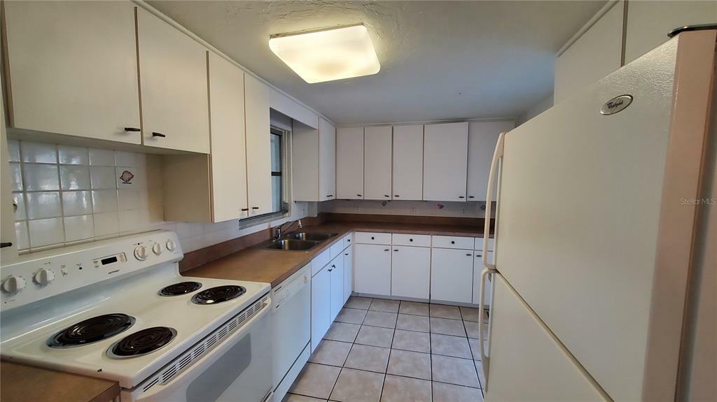 Property Photo: 2761 Oyster Creek Drive FL 34224