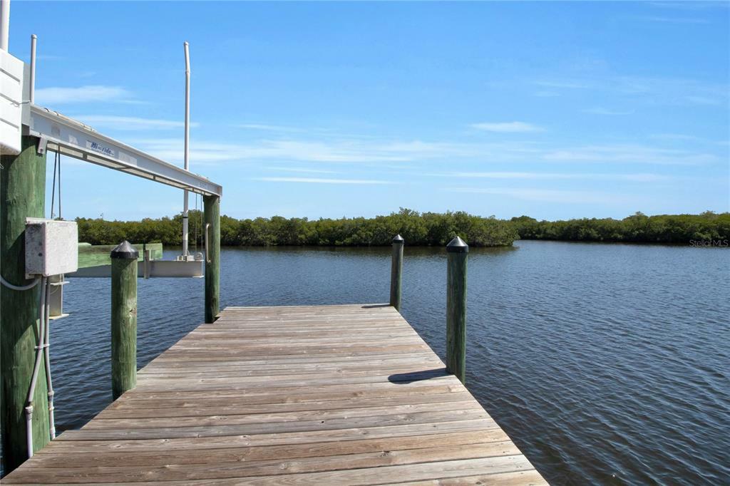 Property Photo:  4031 Lea Marie Island Drive  FL 33952 