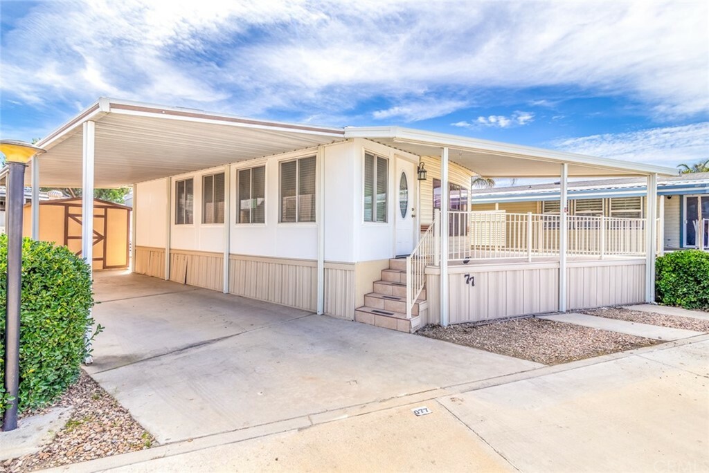 Property Photo: 1295 S Cawston Avenue 77 CA 92545