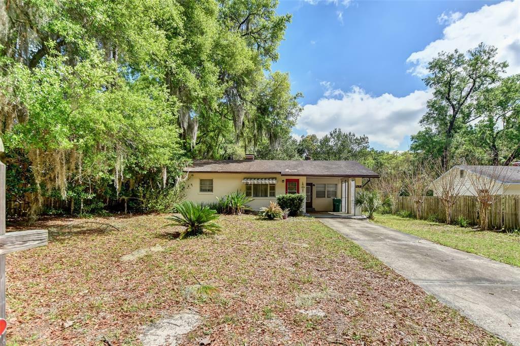 Property Photo:  245 N Boston Avenue  FL 32724 