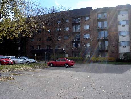 Property Photo: 4721 St. Joseph Creek 2-H IL 60532
