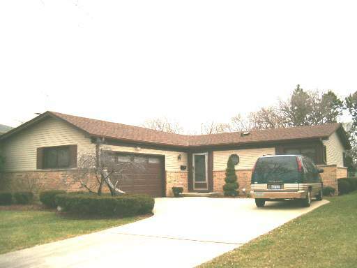 Property Photo:  721 W Cordial  IL 60018 