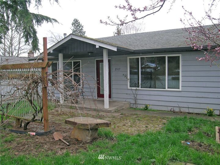 Property Photo:  2517 Superior Street  WA 98226 
