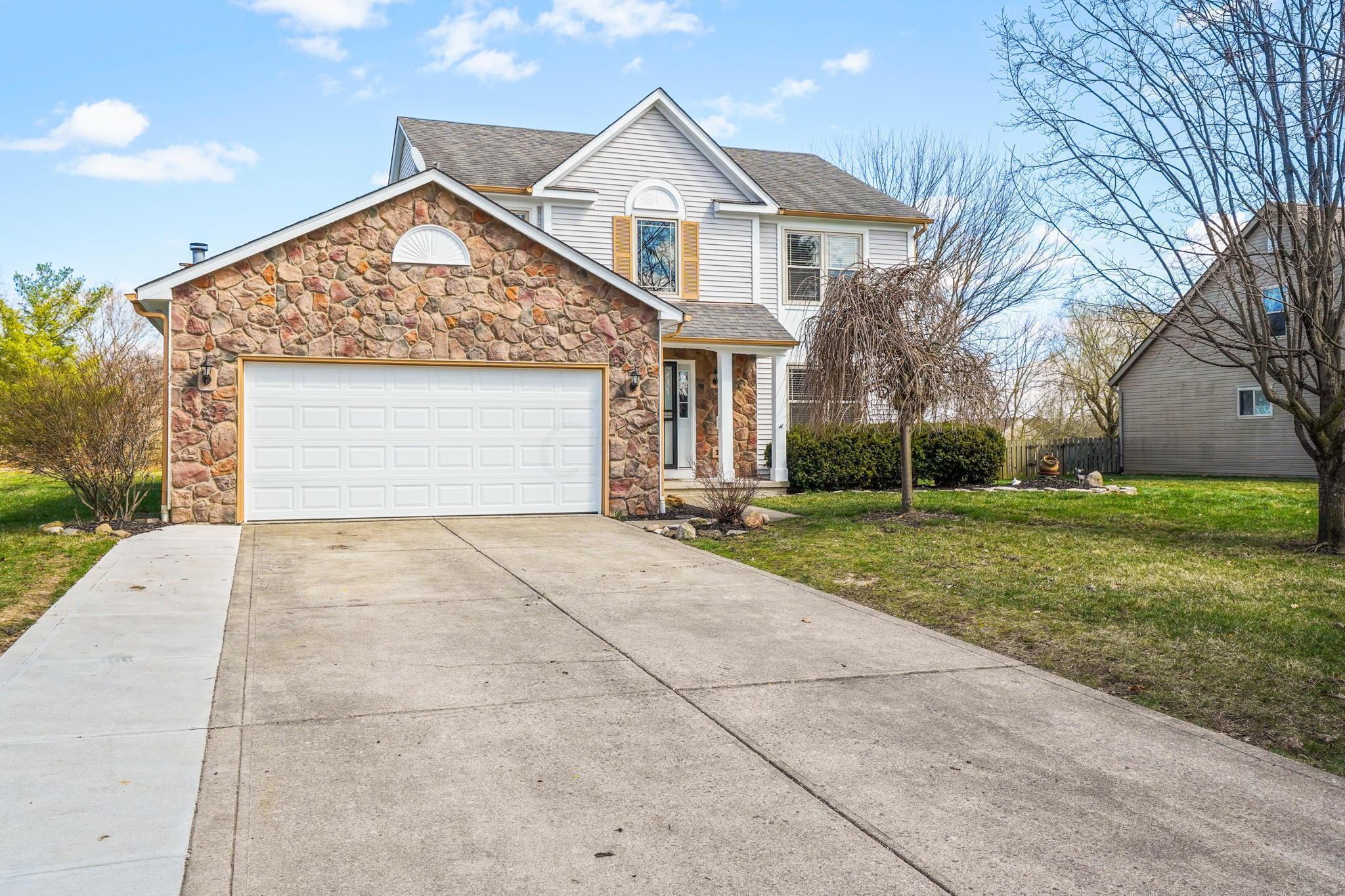 Property Photo:  5528 Meadow Grove Drive  OH 43123 