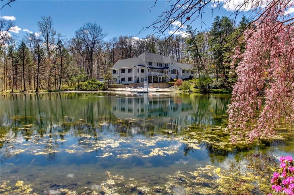 Property Photo:  30 Old Phillips Hill Road  NY 10956 