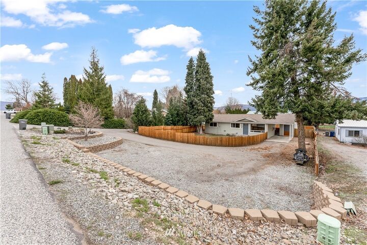 Property Photo:  2210 3rd Street NE  WA 98802 