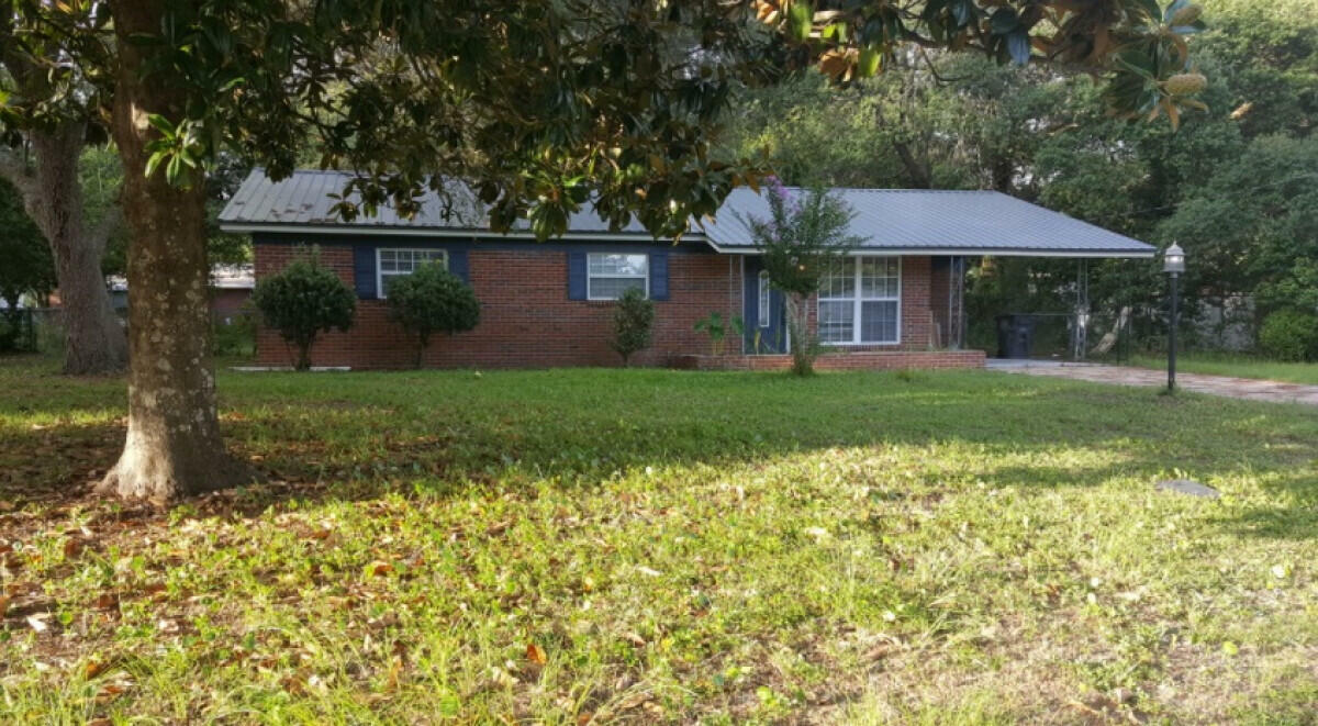 Property Photo:  440 Gregory Avenue  FL 32580 