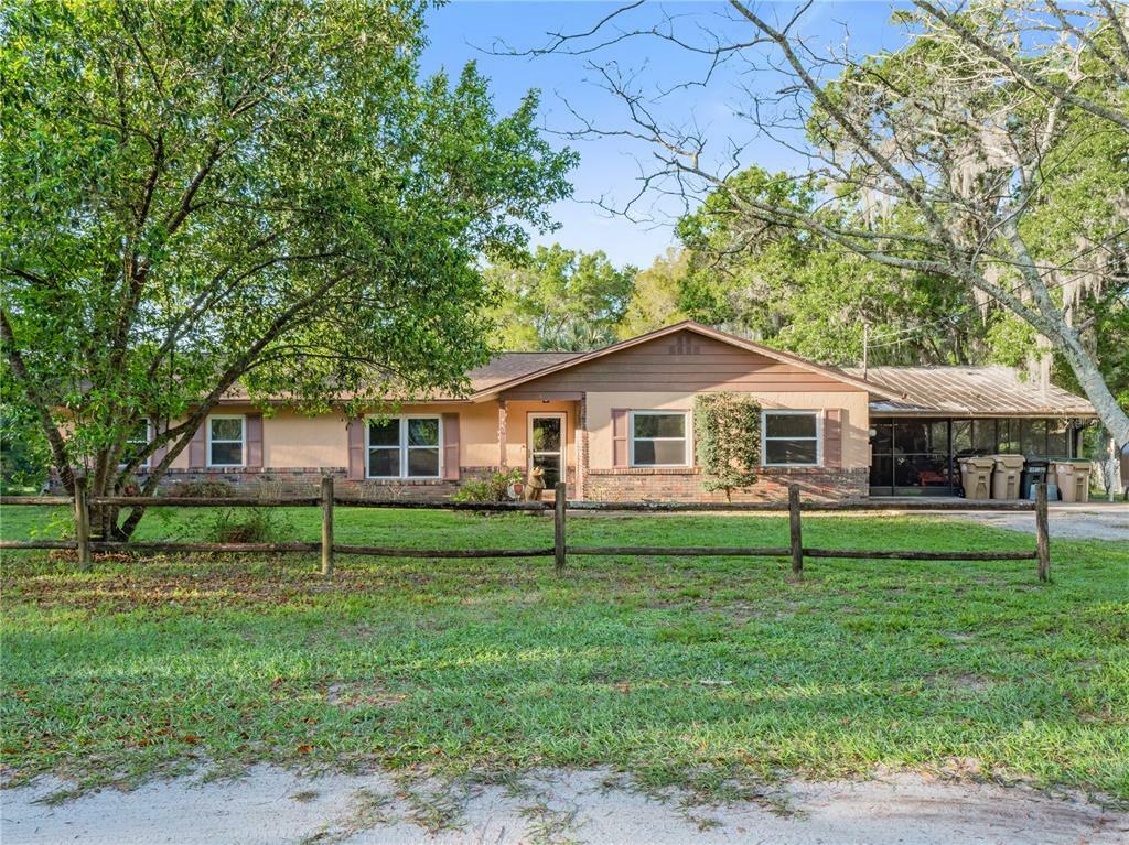 Property Photo: 31426 Colby Place FL 32776