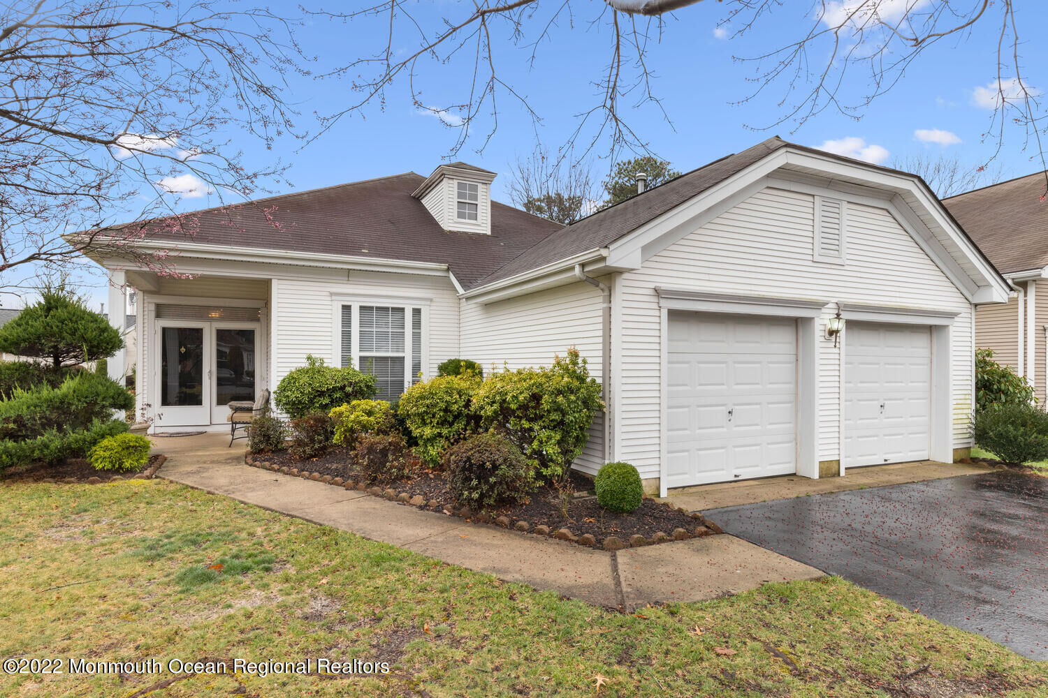 Property Photo:  7 Goldensprings Drive  NJ 08701 